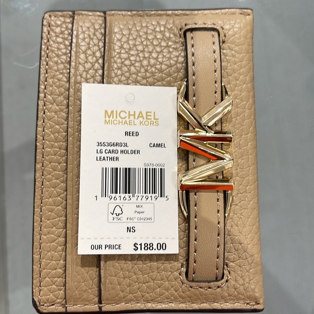 MICHAEL KORS
Reed Large Pebbled Leather Card Holder Case
Camel 
NWT - Picture 8 of 16